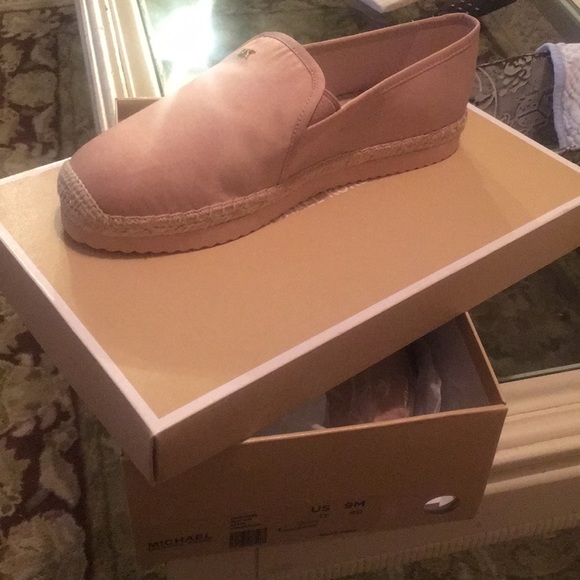 Michael Kors... size 9 - Picture 1 of 4